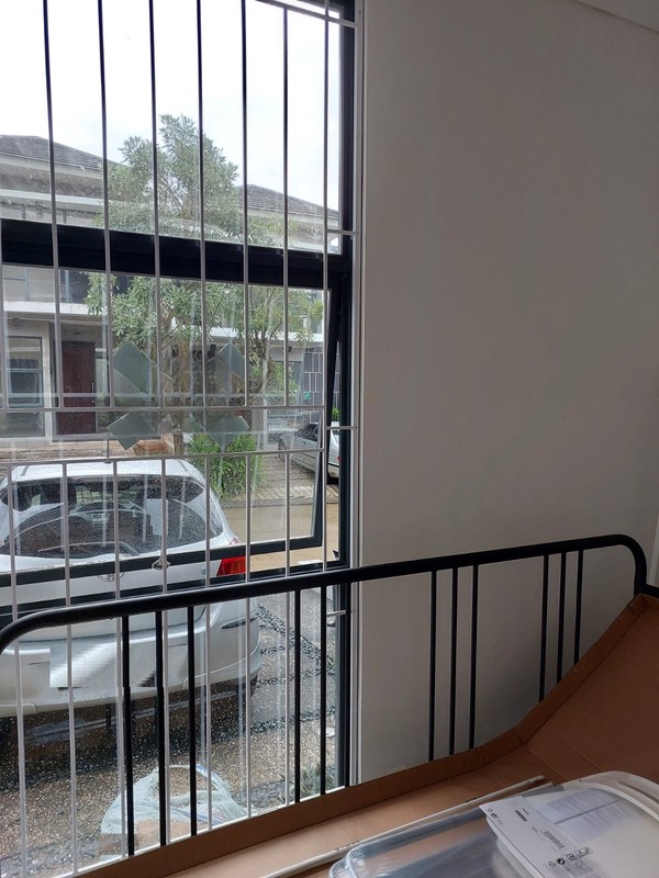 Dijual Rumah Hook, Minimalis Modern Golden Park 2 Cisauk Serpong Tangerang Banten