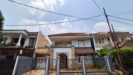 Huni dalam Cluster, Lokasi Strategis di lingkungan yang aman, asri, sejuk dan nyaman serta bebas banjir. Cirendeu - Tangsel Rasa Jaksel.