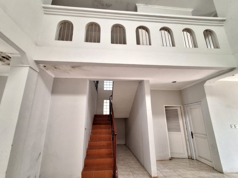 Huni dalam Cluster, Lokasi Strategis di lingkungan yang aman, asri, sejuk dan nyaman serta bebas banjir. Cirendeu - Tangsel Rasa Jaksel.