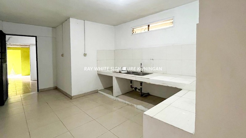 Rumah Design Tropical Modern di Villa Hijau Pondok Indah