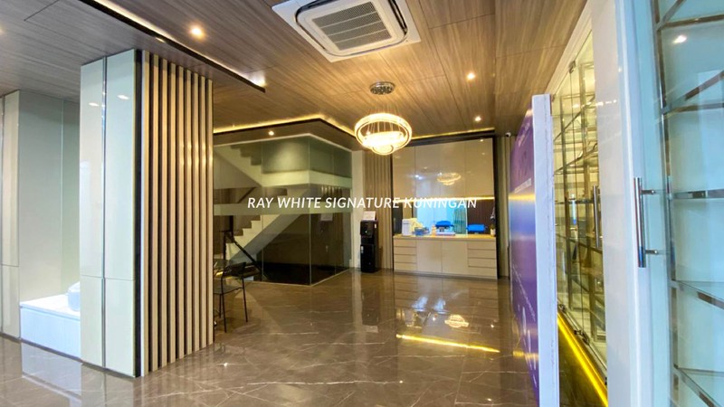 Ruko Gandeng di Jl Kendal Menteng Cocok Untuk Usaha