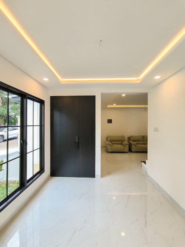 Rumah Brand New Build 4 BR Luas Tanah 222m2 Pool Hoek Smart Home American Classic di Maleo Sektor 9 Bintaro