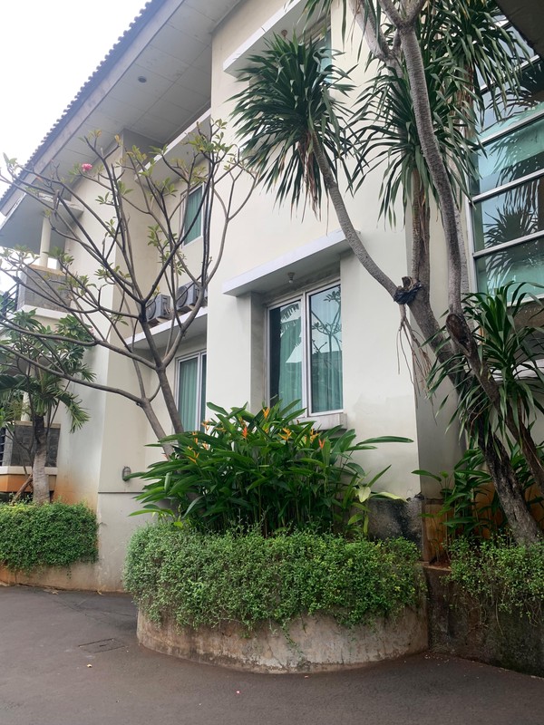 Rumah Hitung Tanah Area Cipete