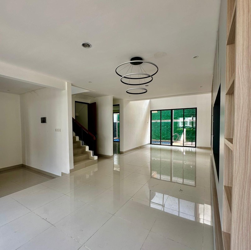 Rumah Baru dengan Desain Mewah dan Lokasi Strategis @Mertilang, Bintaro.