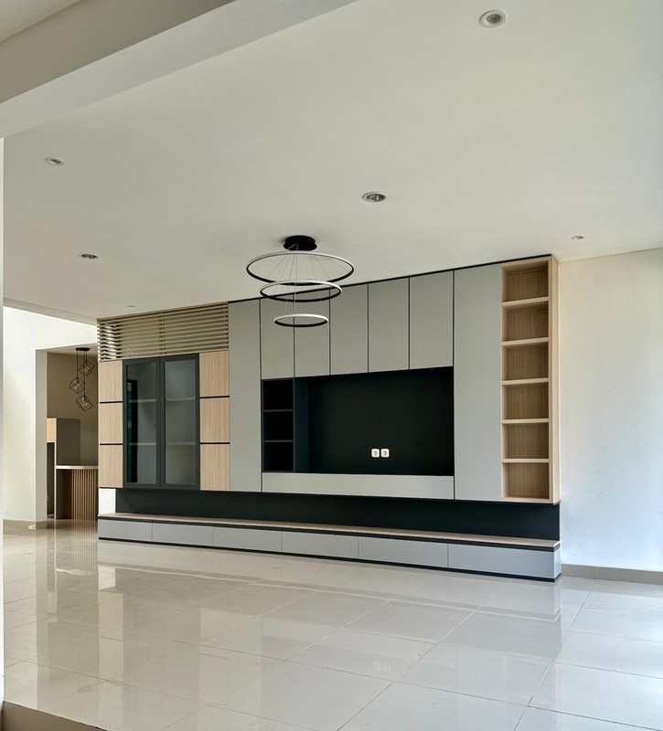 Rumah Baru dengan Desain Mewah dan Lokasi Strategis @Mertilang, Bintaro.