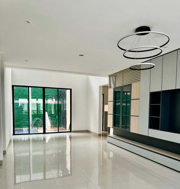 Rumah Baru dengan Desain Mewah dan Lokasi Strategis @Mertilang, Bintaro.
