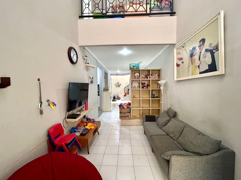 Dijual Rumah Siap Huni di Green Garden Jakarta Barat