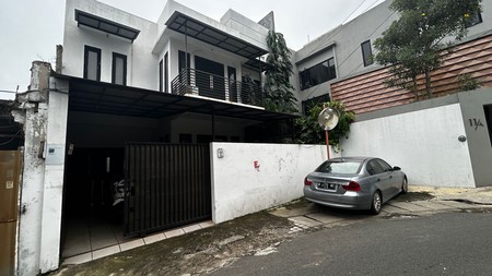Dijual Rumah Siap Huni di Kebayoran Lama dekat Gandaria Mall