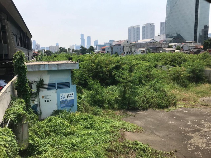 Kavling/ Tanah Luas 2049 m2 Lokasi Sangat Strategis di Kramat Raya Kenari Senen Jakpus