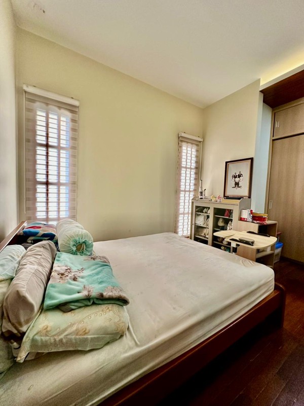 DiJual Rumah 2½ Lantai Luas dengan KT 6+1 KM 5+1 Siap Huni dan Lokasi Bintaro Jaya Sektor 9