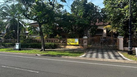 Disewakan Rumah Mewah Siap Huni di Boulevard Palm Raya Karawaci