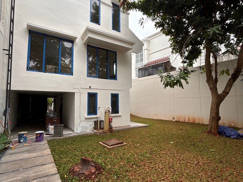 Dijual Rumah Mewah Siap Huni di Permata Mediterania Jakarta Barat