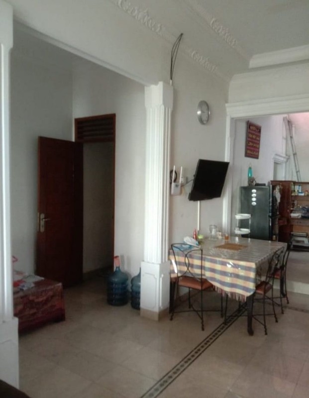 Rumah Siap Huni LT 135 m2 LB 96 m2 dengan Hunian Nyaman dan Asri di Jakarta Timur