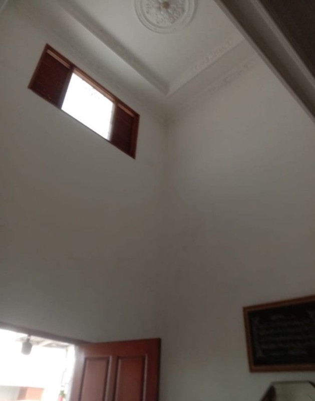 Rumah Siap Huni LT 135 m2 LB 96 m2 dengan Hunian Nyaman dan Asri di Jakarta Timur