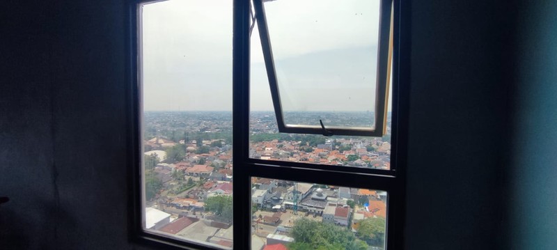 DIJUAL STUDIO HASIL RENOVASI CINERE RESORT APARTMENT LT. 8 DAPUR TANAM KONDISI BAGUS