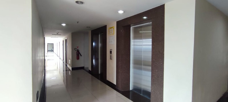 DIJUAL STUDIO HASIL RENOVASI CINERE RESORT APARTMENT LT. 8 DAPUR TANAM KONDISI BAGUS
