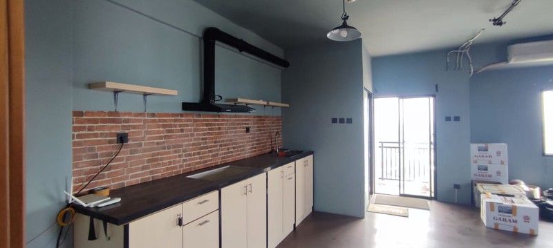 DIJUAL STUDIO HASIL RENOVASI CINERE RESORT APARTMENT LT. 8 DAPUR TANAM KONDISI BAGUS