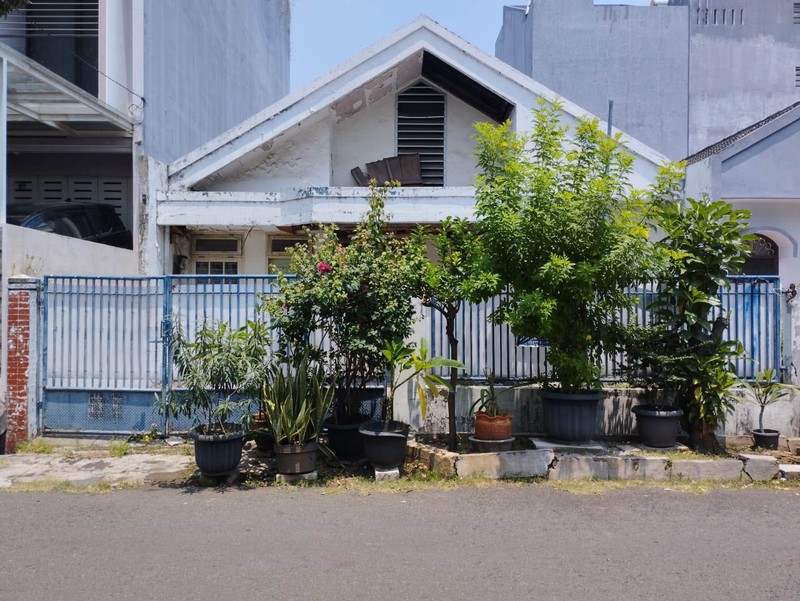 Rumah standar, rumah tua di Gading Elok Utara, Kelapa Gading