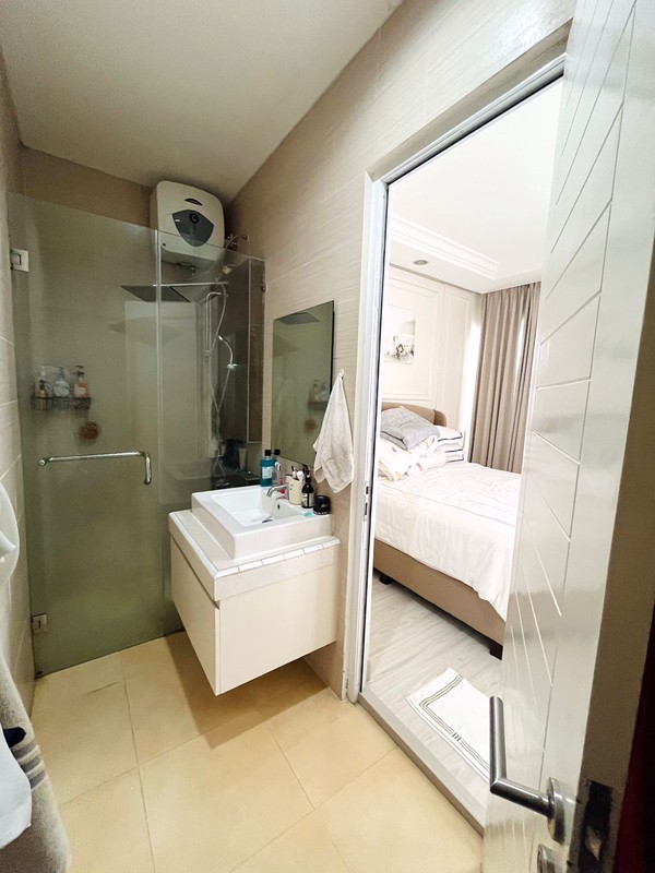 Dijual Rumah 3 Lantai di Komplek Duta Garden