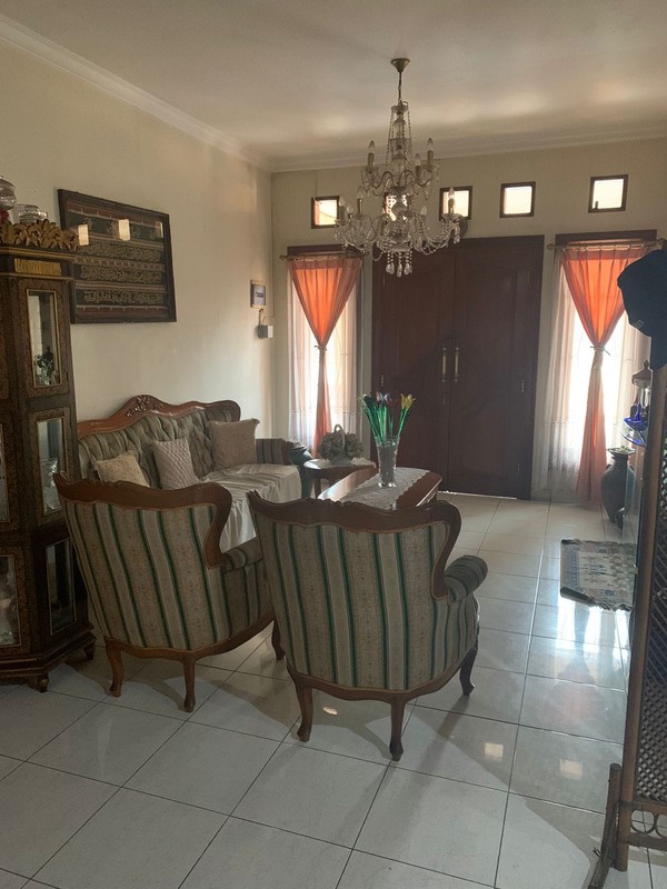 Rumah Siap Huni Luas 400 m2 LB 350 m2 dengan Hunian Nyaman dan Asri di Pondok Aren