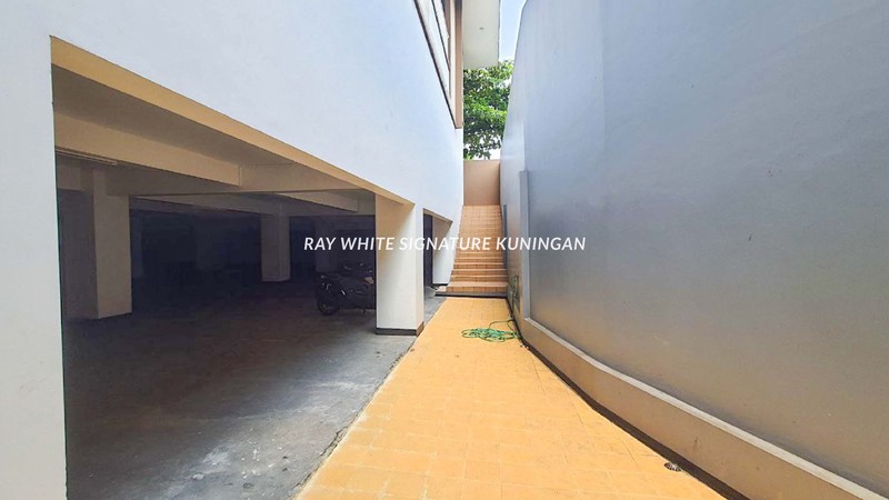 Dijual Gedung Kantor 3 Lantai di Jl Cipinang Indah I