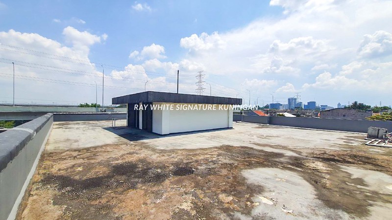 Dijual Gedung Kantor 3 Lantai di Jl Cipinang Indah I