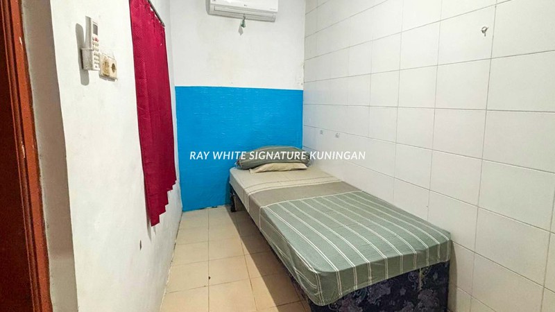 Dijual Cepat Rumah Kost 3 Lantai Lokasi Strategis di Jl Setiabudi Timur