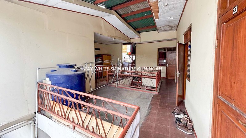 Dijual Cepat Rumah Kost 3 Lantai Lokasi Strategis di Jl Setiabudi Timur