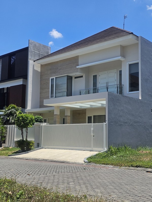 MURAH LUAS 240 m2 Dijual Rumah Citraland Somerset - Golf Avenue Surabaya Barat - Modern 2 Lantai Dekat Uc, Hokky Buah, Ciputra Hospital