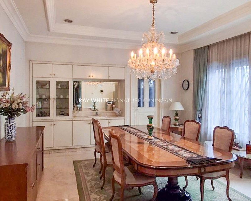 Dijual Rumah Mewah di Kawasan Elite Kebayoran Baru Jakarta Selatan