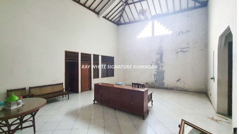Dijual Rumah Klasik di Jl. Curug Jaya