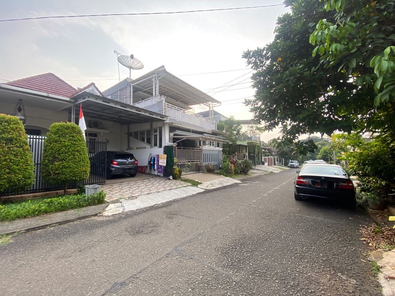 RUMAH MINIMALIS DALAM CLUSTER AMAN DAN NYAMAN DI BUKIT GOLF CIBUBUR