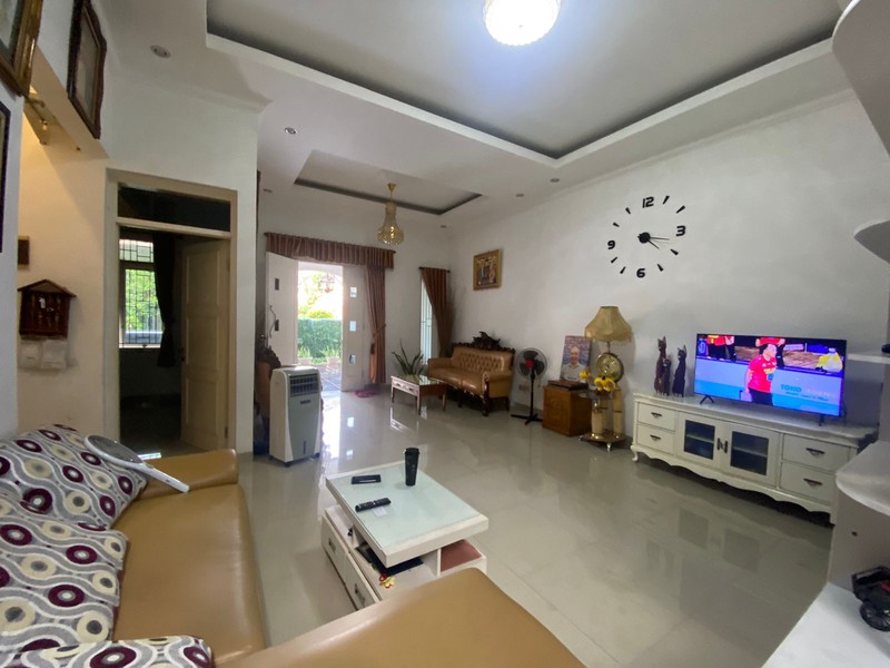 RUMAH MINIMALIS DALAM CLUSTER AMAN DAN NYAMAN DI BUKIT GOLF CIBUBUR