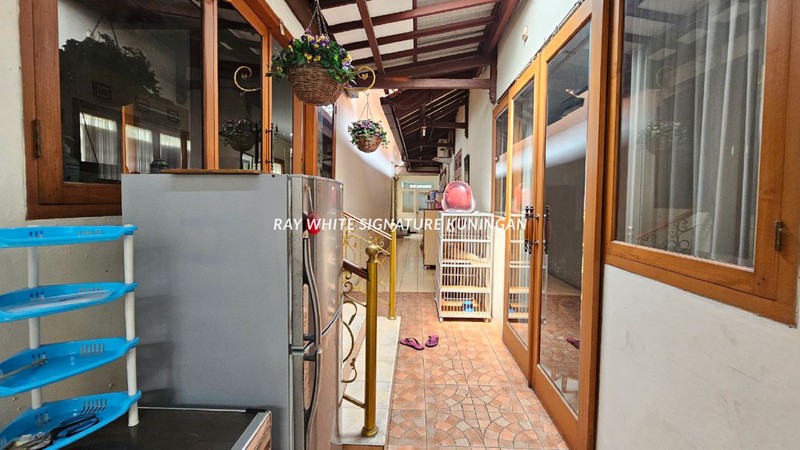 Rumah Luas & Siap Huni Lokasi Premium di Jl. Patiunus Kebayoran Baru