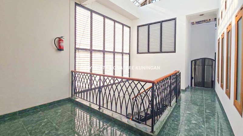 Disewakan Rumah 2 Lantai di Menteng