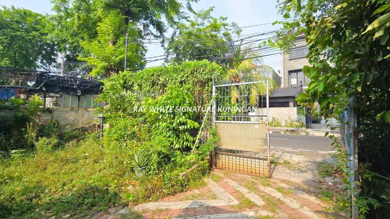Dijual Rumah Tua di Paseban