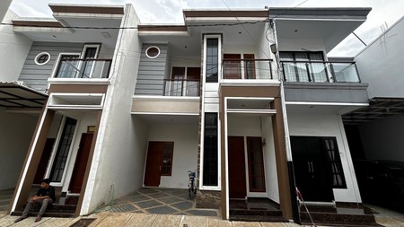 Rumah Baru 2 Lantai Cluster Mewah Minimalis di Ciganjur Jagakarsa Jakarta Selatan