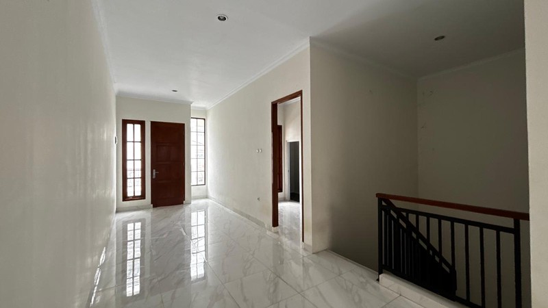 Rumah Baru 2 Lantai Cluster Mewah Minimalis di Ciganjur Jagakarsa Jakarta Selatan