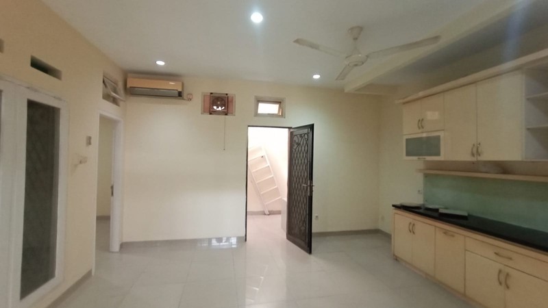 Rumah Cluster SHM bebas banjir di Harapan Indah Bekasi