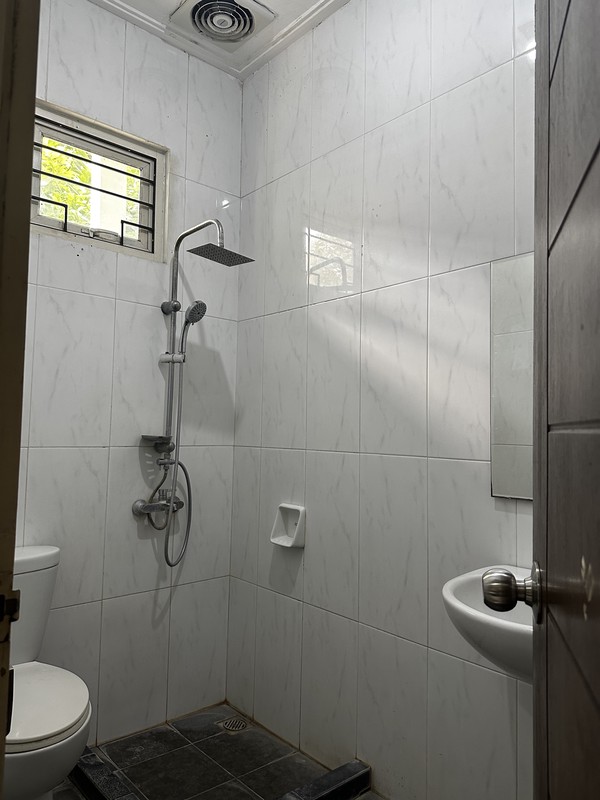 Rumah Hook Rapi Apik Dengan Taman dan Rooftop Di Emerald Garden Bintaro Jaya Sektor 9