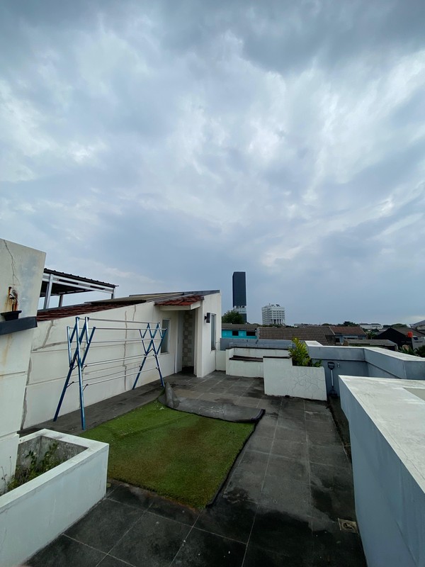 Rumah Bagus Di Duta Bintaro, Jl Tampak Siring Serpong Tangerang Selatan