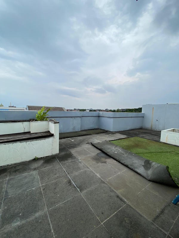 Rumah Bagus Di Duta Bintaro, Jl Tampak Siring Serpong Tangerang Selatan