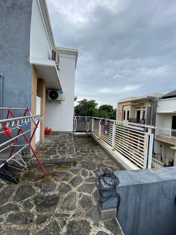 Rumah Bagus Di Duta Bintaro, Jl Tampak Siring Serpong Tangerang Selatan