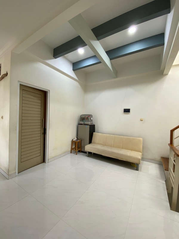 Rumah Bagus Di Duta Bintaro, Jl Tampak Siring Serpong Tangerang Selatan