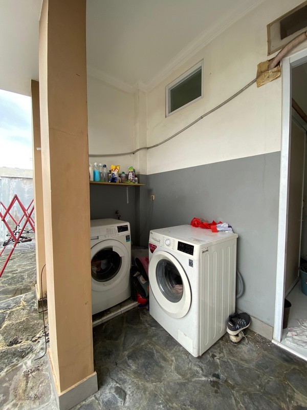 Rumah Bagus Di Duta Bintaro, Jl Tampak Siring Serpong Tangerang Selatan