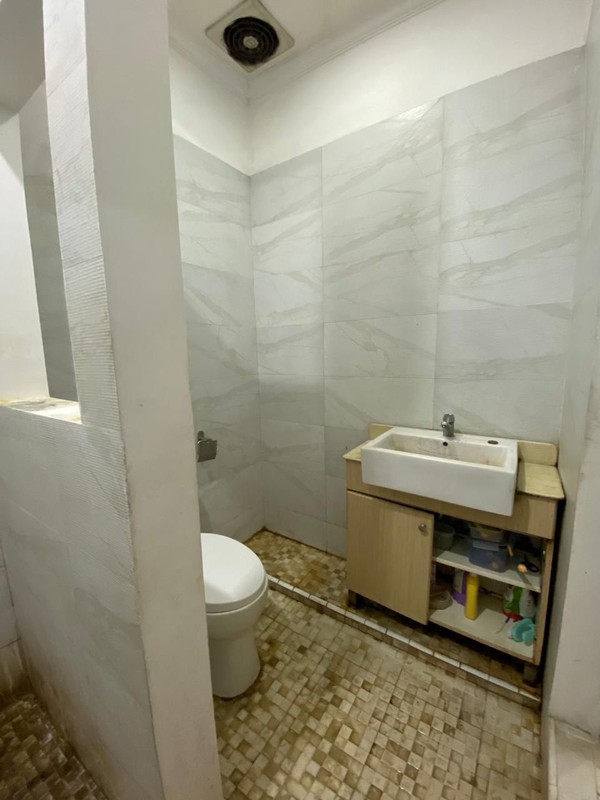 Rumah Bagus Di Duta Bintaro, Jl Tampak Siring Serpong Tangerang Selatan