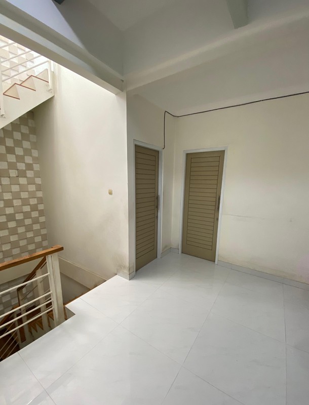 Rumah Bagus Di Duta Bintaro, Jl Tampak Siring Serpong Tangerang Selatan