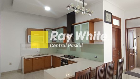 Rumah Cantik dan Asri di Taman Sakura Bandung