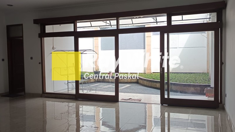 Rumah Cantik dan Asri di Taman Sakura Bandung