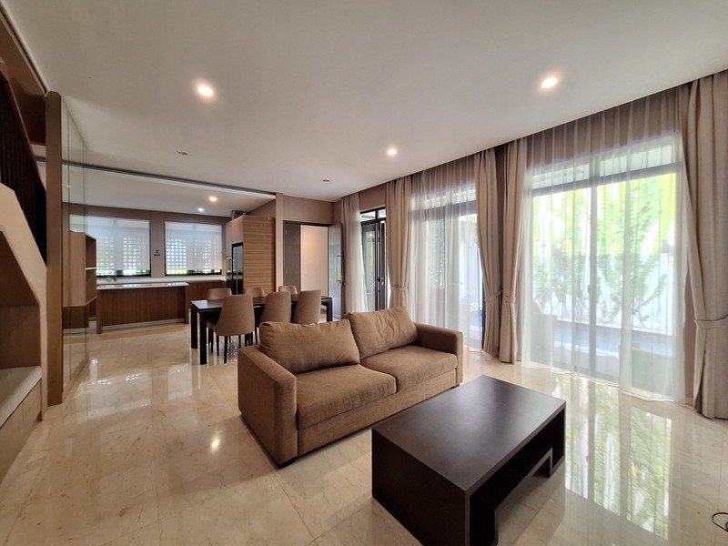 Rumah Furnished Dengan Private Pool di Serenia Hills Lebak Bulus